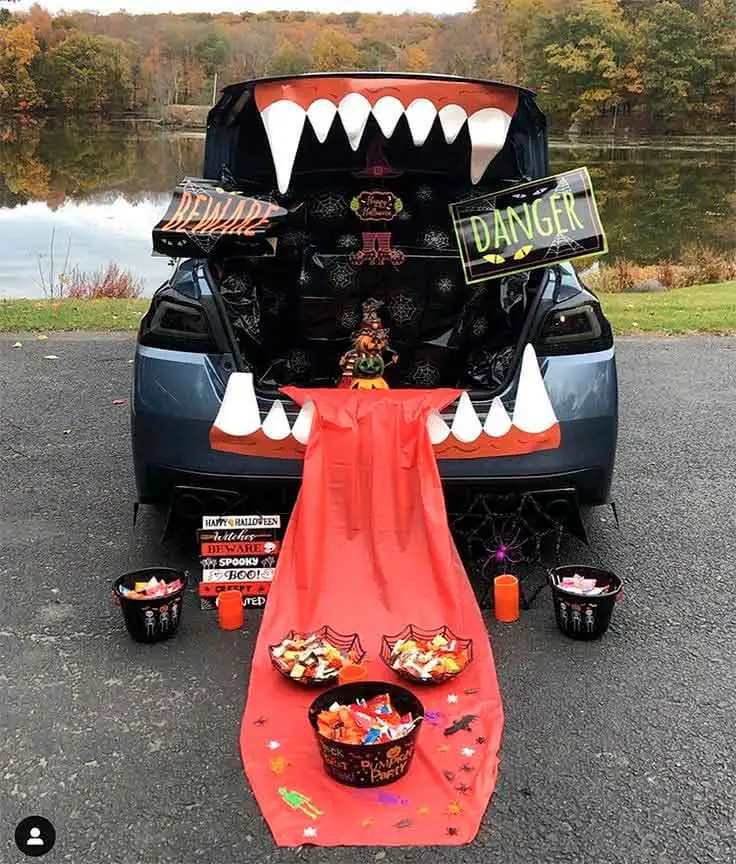 Cars Decorated for Halloween: Car Decorations