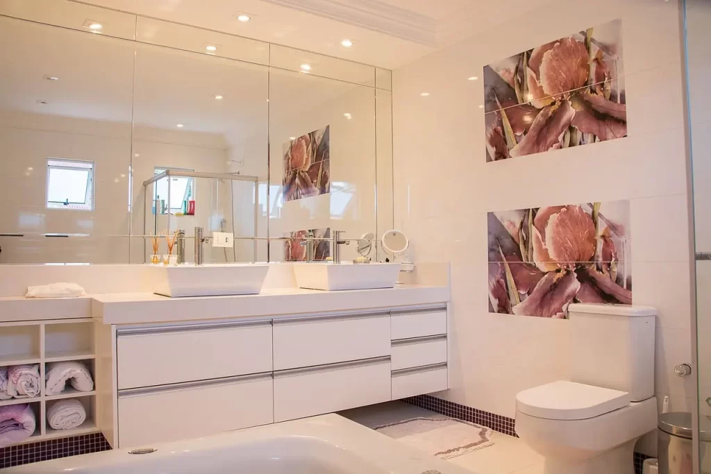 Bathroom Mirrors How to Choose the Right Model 2